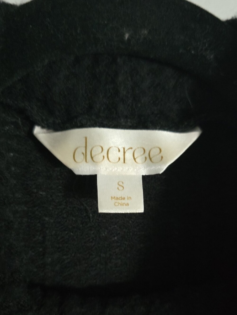 Cut-out Shoulder Ribbed Sweater - Picture 3 of 4